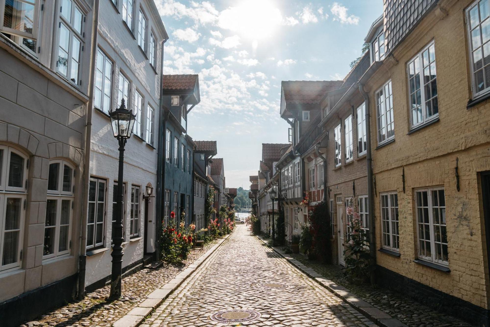 Grosses Apartment Mit 2 Balkonen Zentral Am Nordertor Flensburg Exterior foto