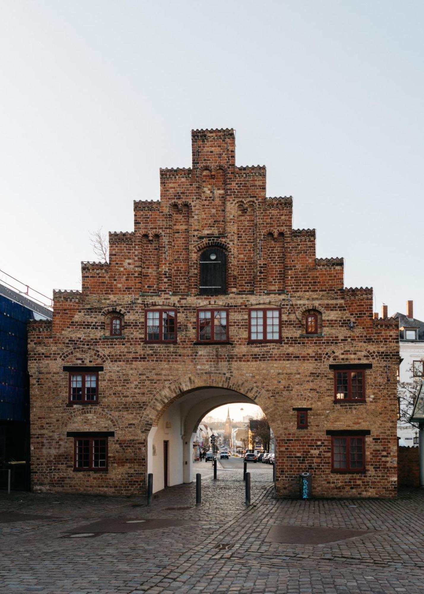 Grosses Apartment Mit 2 Balkonen Zentral Am Nordertor Flensburg Exterior foto